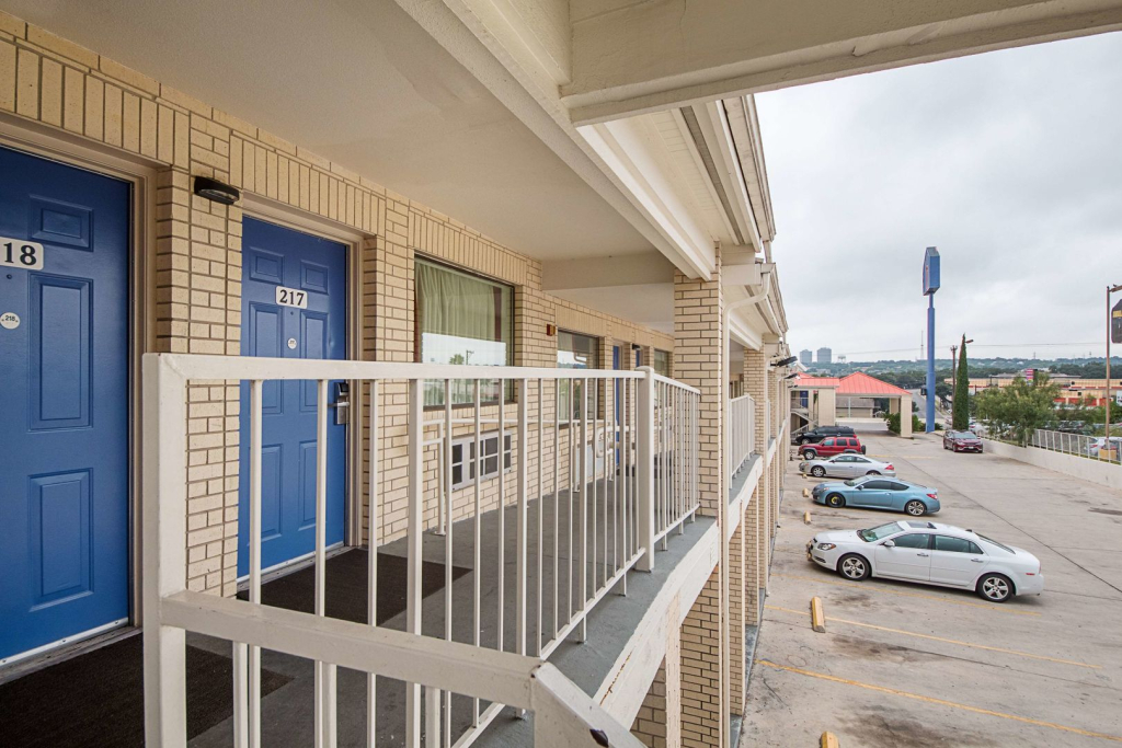 Motel 6-San Antonio, TX - Fiesta Trails