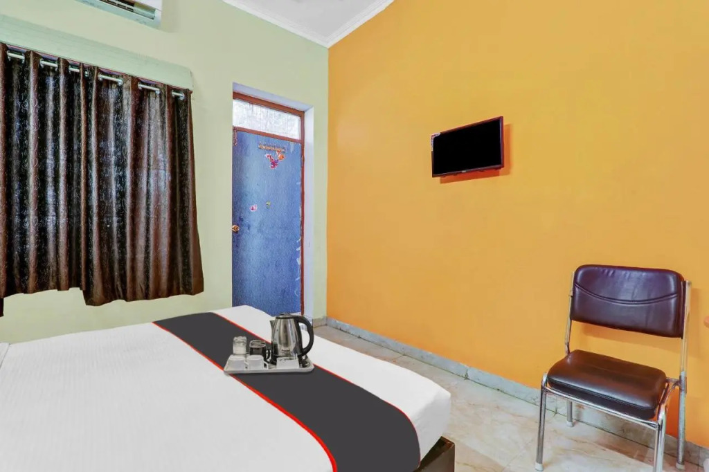 Collection O 70329 The Dev Hotel