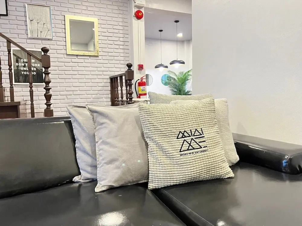Mini-Me HUBS, Charm Suites & Pool in Old City
