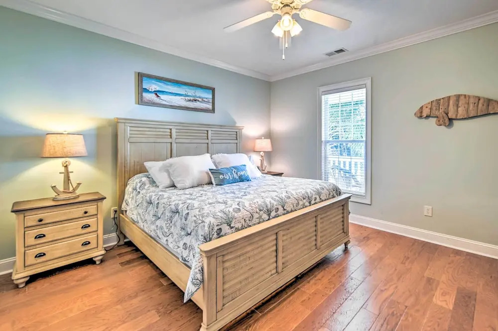 1 Mi to Beach + Hot Tub: Murrells Inlet Retreat!