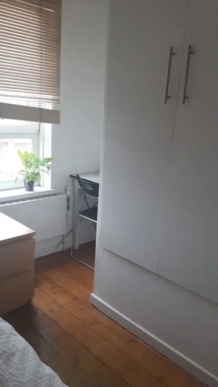 Charming 2 Bedroom Apartment in East London