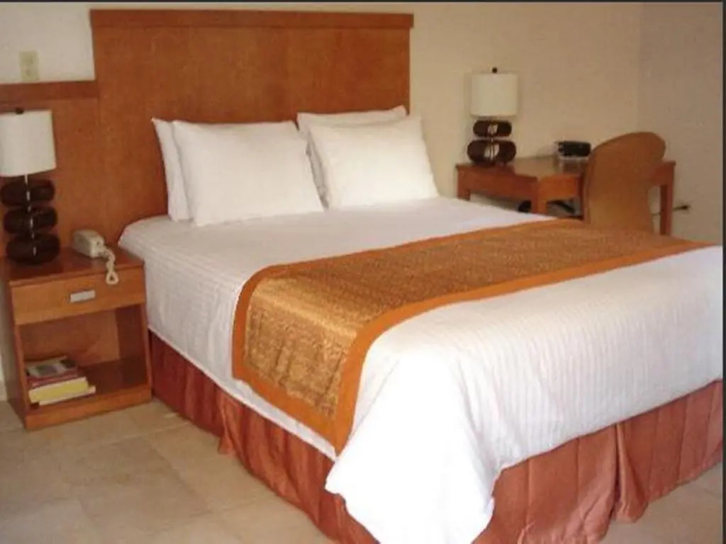 Le Consulat, an Ascend Hotel Collection Member