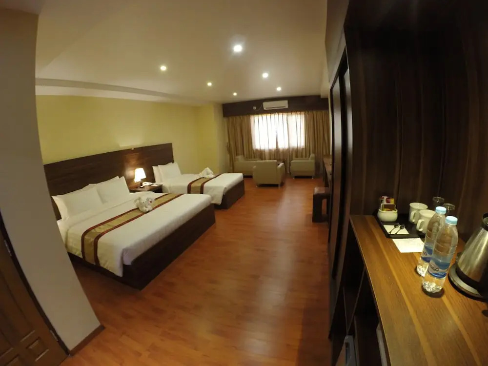 Silver Green Hotel