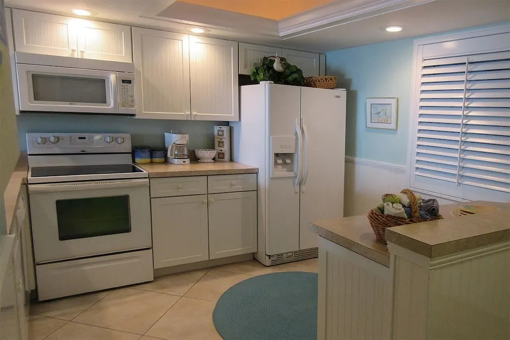Eden House #402 by RedAwning