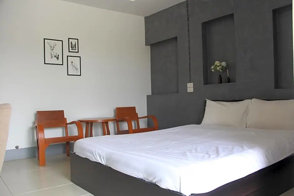 พีลาตุส อพาร์ทเม้นท์ (Pilatus Apartment)