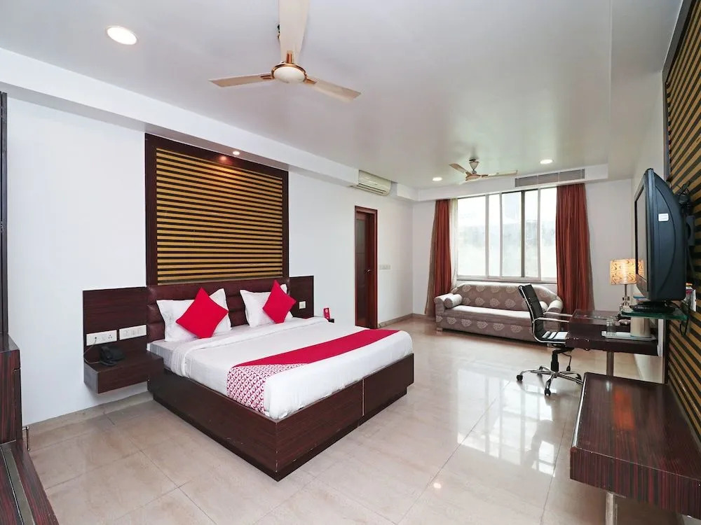 OYO 16893 Hotel Parth Paradise