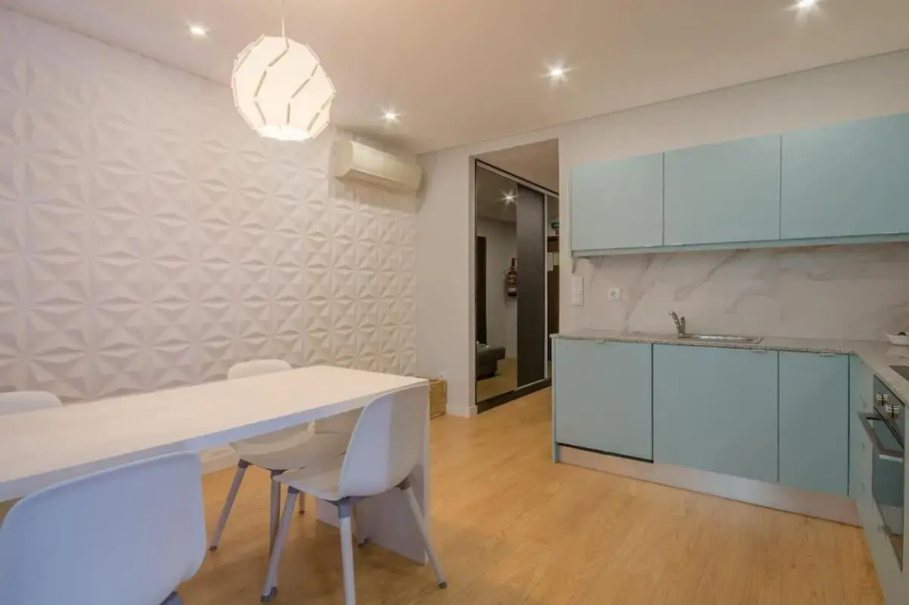 NEW!! Galé 406 Center Apartment (wifi, parking)