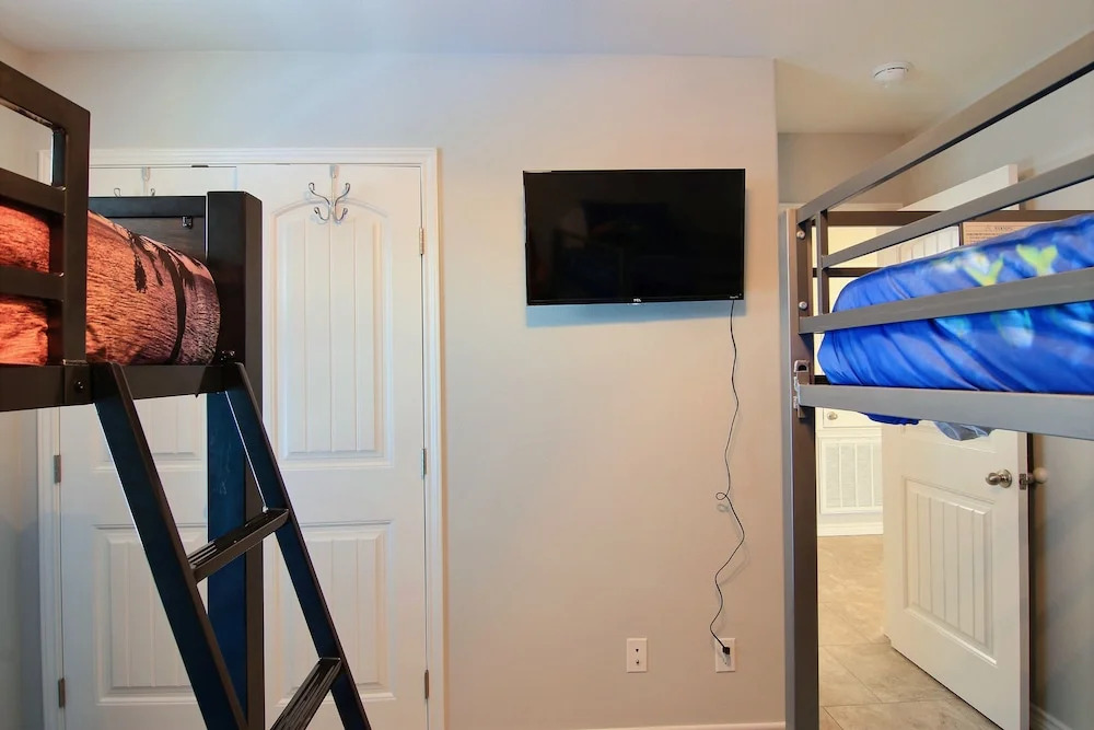 Cloud 9 3 Bedrooms 2 Bathrooms Home