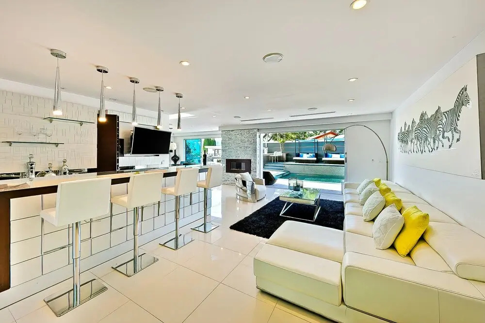 Hollywood Estate With Stunning Views