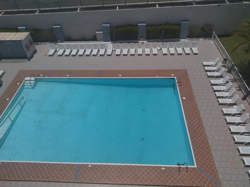 5 min walk from Yumbo 309