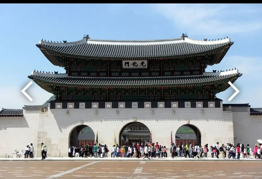 Living Castle