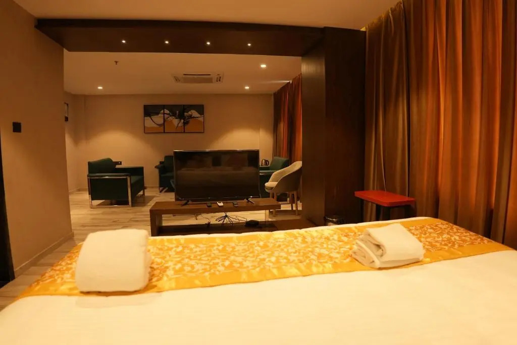 HOTEL OCEAN VISTA BAY