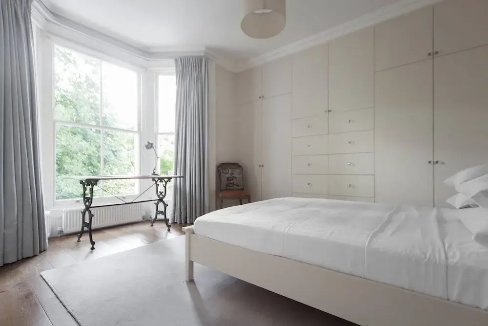 Cathcart Road IV by Onefinestay