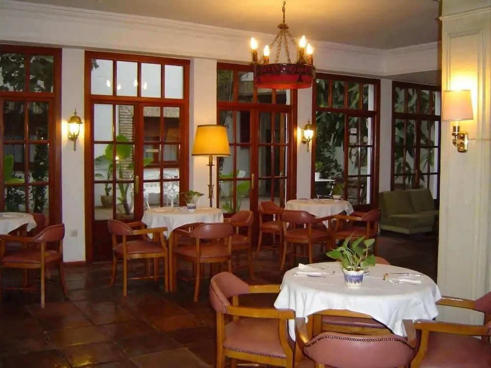 Hotel Albucasis