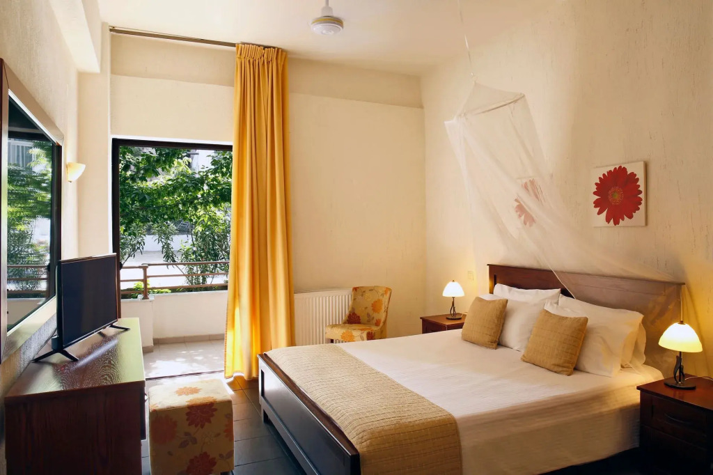 Niki Beach Hotel