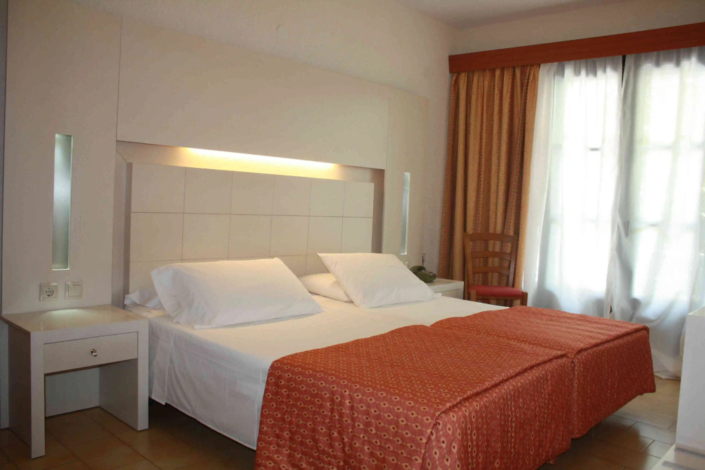 Hydrele Beach Hotel & Village