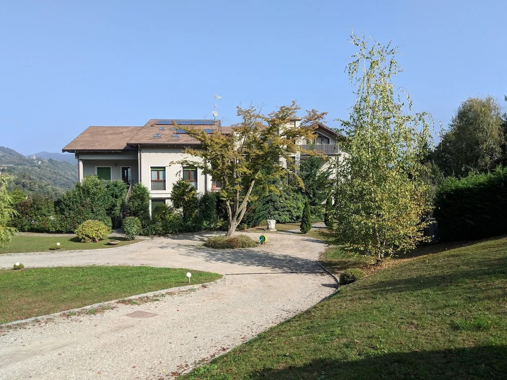 Lake Maggiore View Apartment