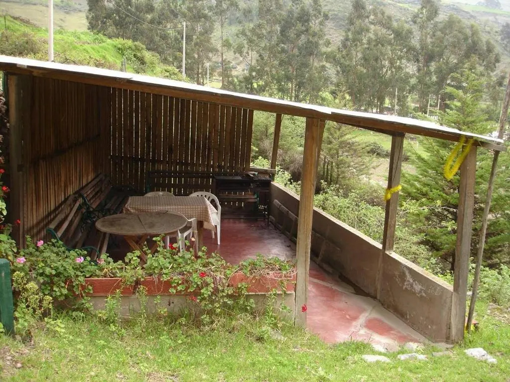Swiss Chalet with Private Kitchen near Lima