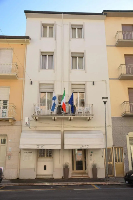 City Hotel