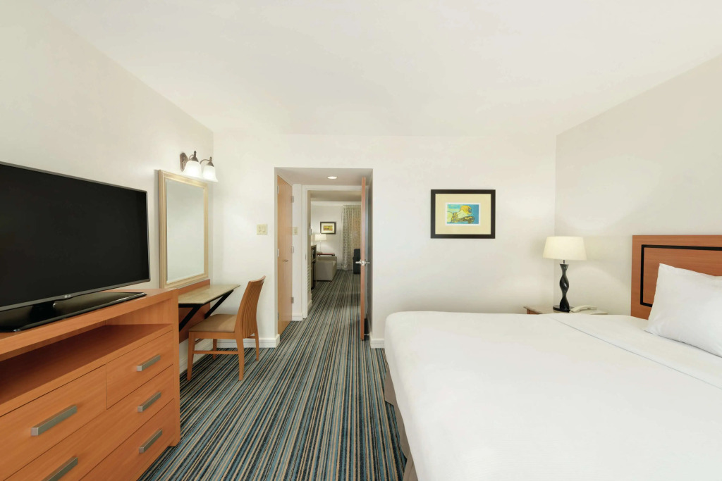 Embassy Suites by Hilton Dorado del Mar Beach Resort
