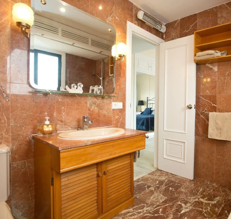 Beachfront Penthouse, Sea/mountain Views, 3 Balconies, Puerto Banus, Marbella