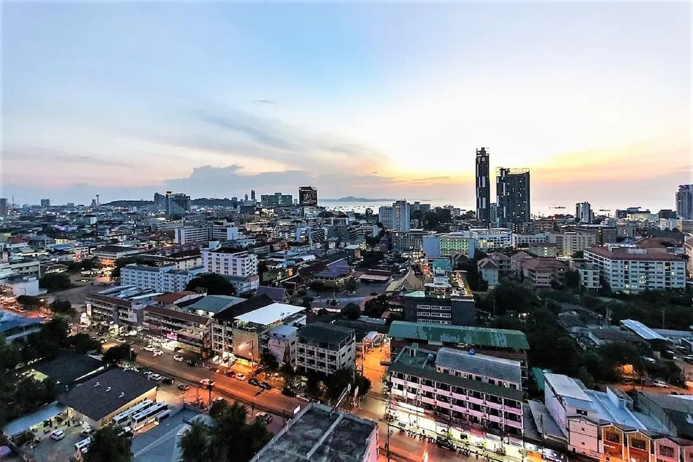 20th Floor 2-bed Condo With Stunning Views