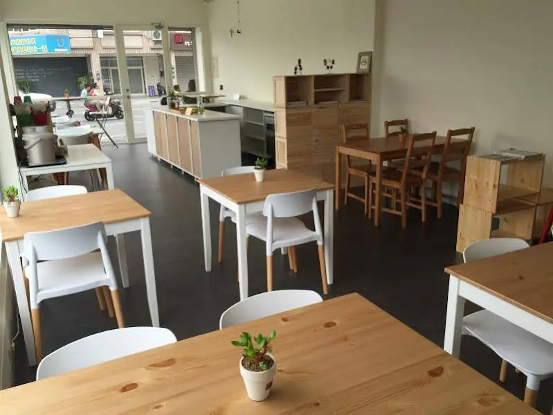 La Dahai Bed and Breakfast