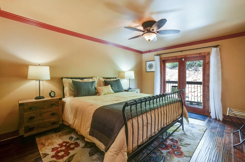 Mossy Brook - 6 Br home by RedAwning