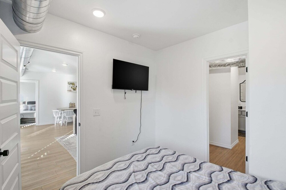 Modern 2br Near Downtown Okc 2 Bedroom Home