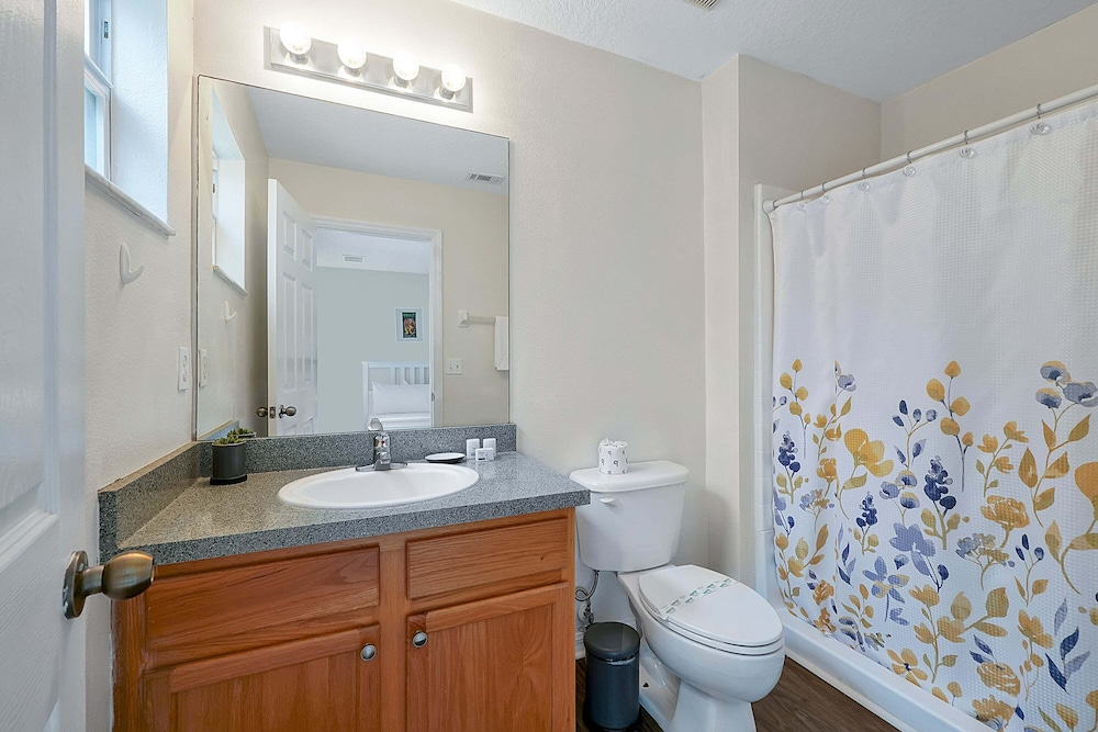 8460 Crystal Cove Loop 3bed