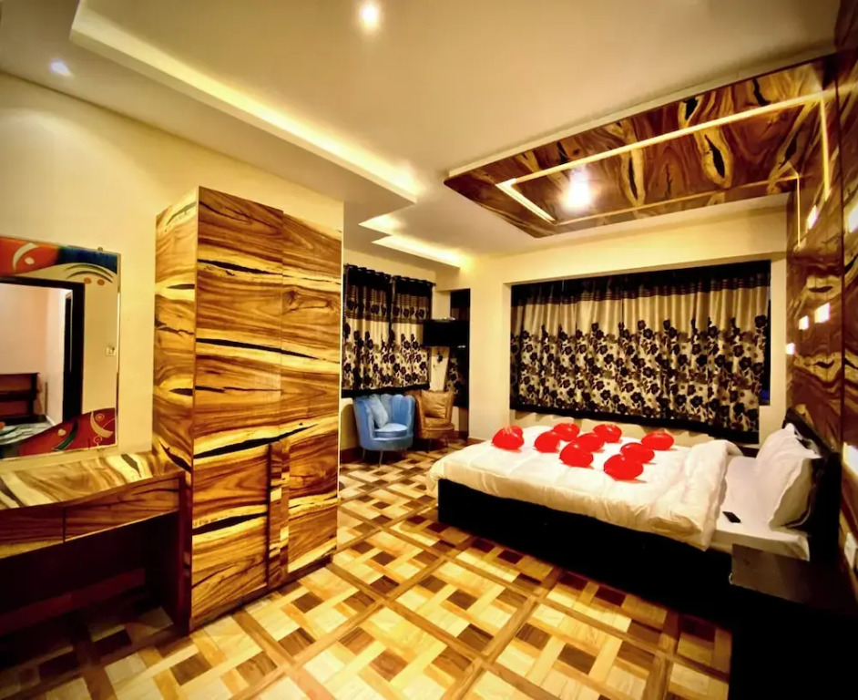 MAGIC MIST RESORT