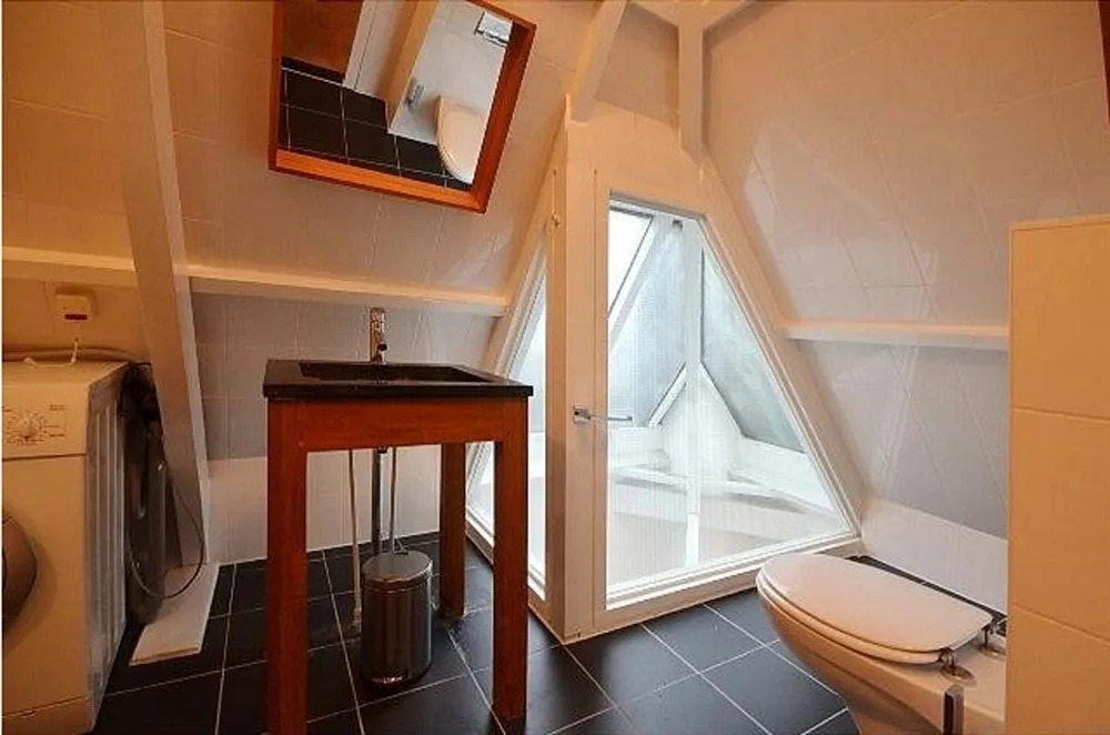 Leidse Square Nightlife Apartment