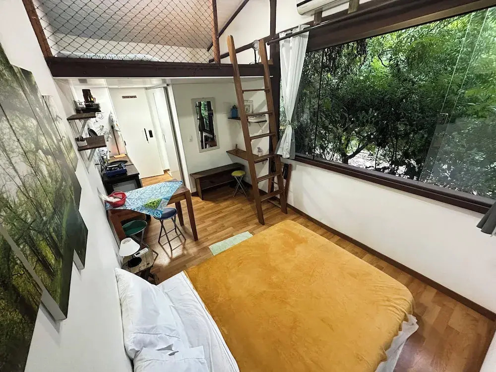 Quintal do Contêiner em Manguinhos