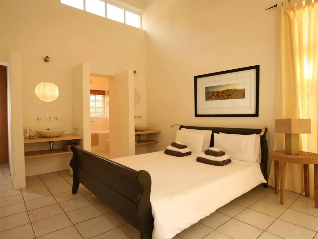 Art Gallery Guest House - Thandekayo