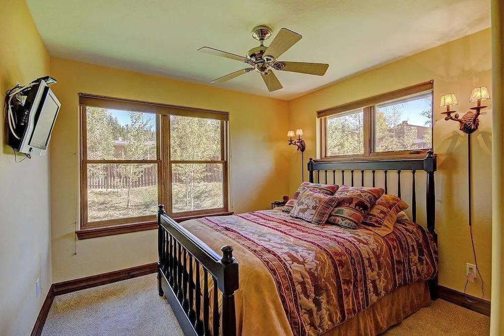 Highland Greens Linden 3 Br townhouse by RedAwning