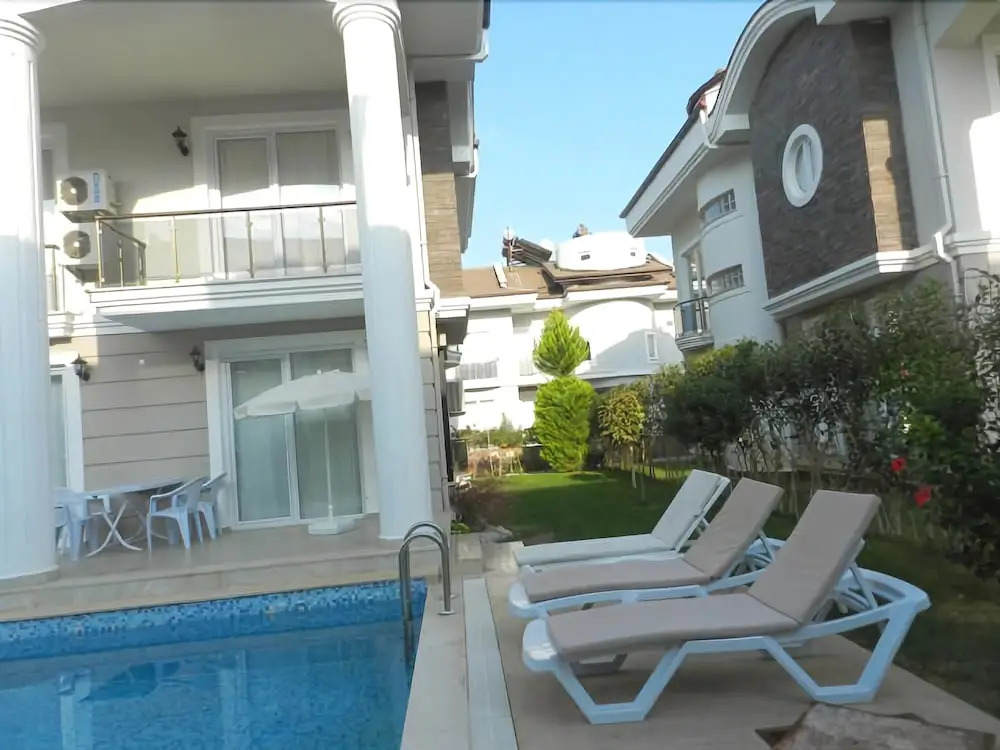 New Age Beach Breeze Luxury Villas