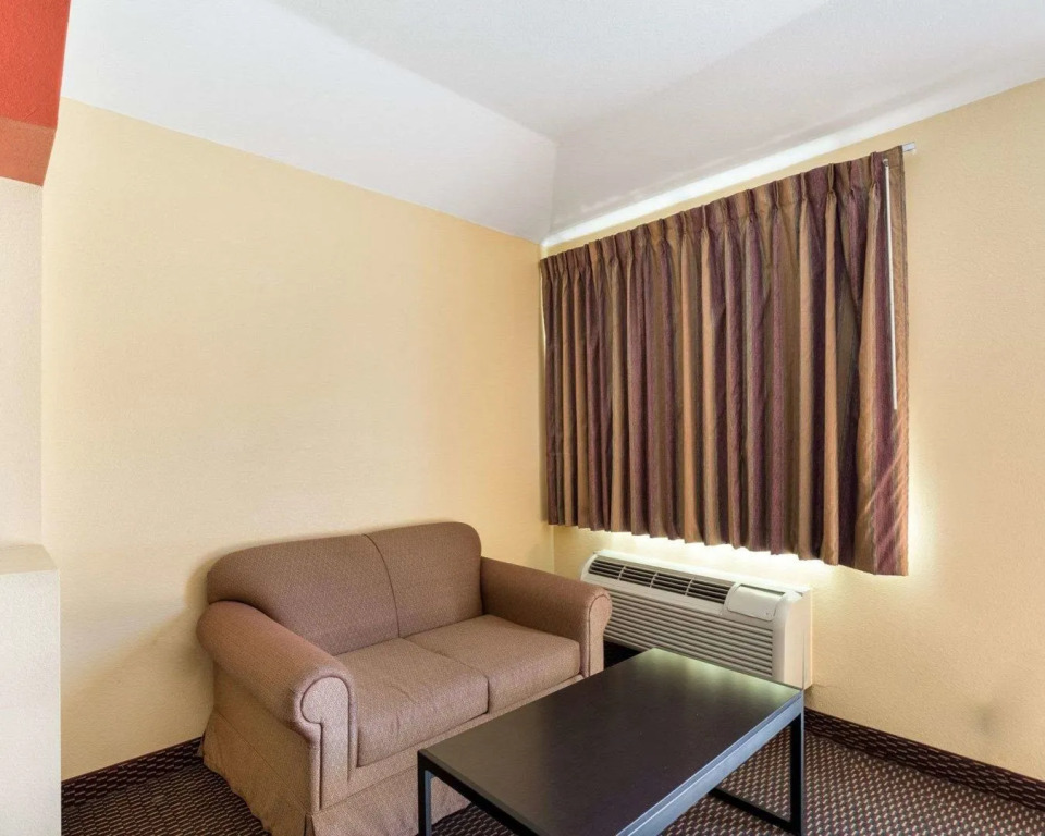 Rodeway Inn & Suites Humble IAH