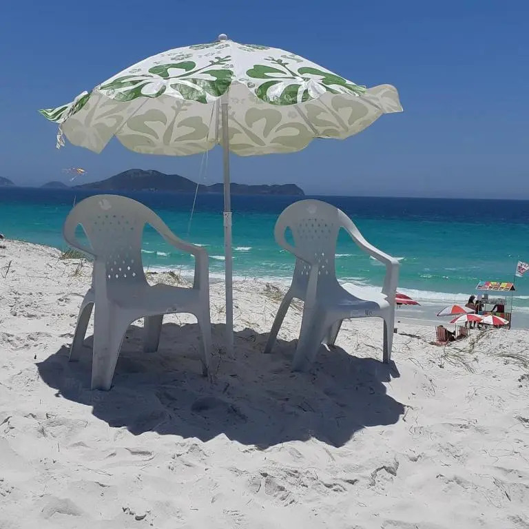 Casa em condomínio de frente a Praia das Dunas