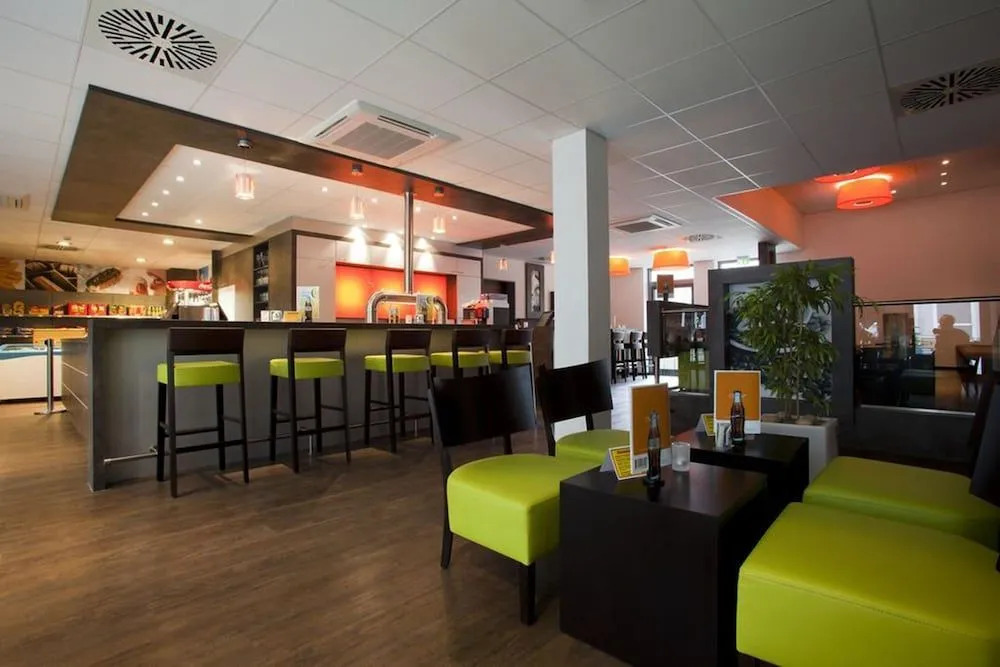 Food Hotel