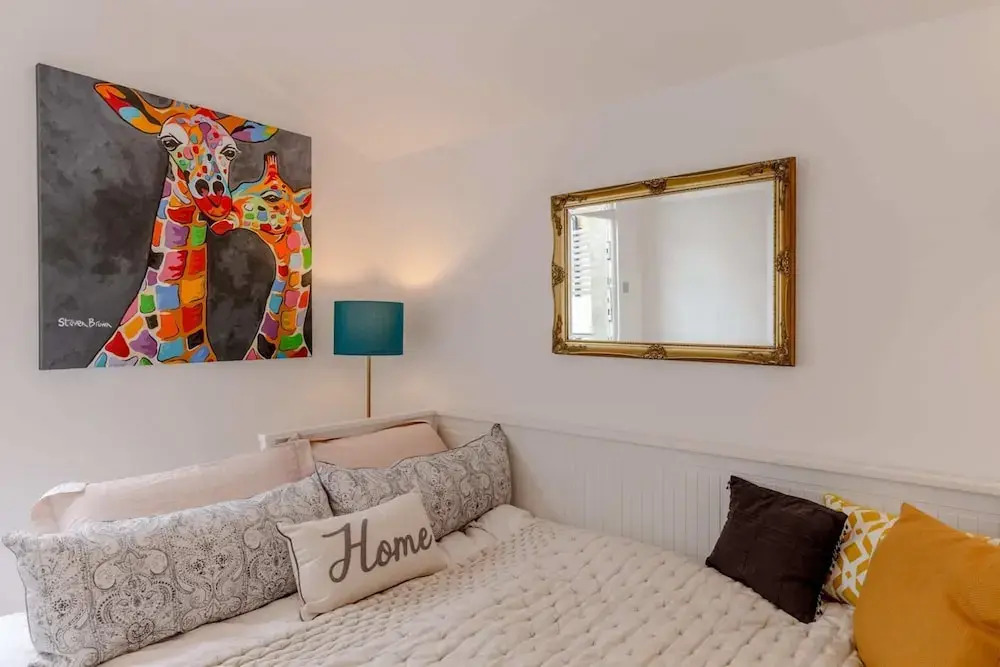 Modern 2 Bedroom Apartment in Wimbledon With Garden
