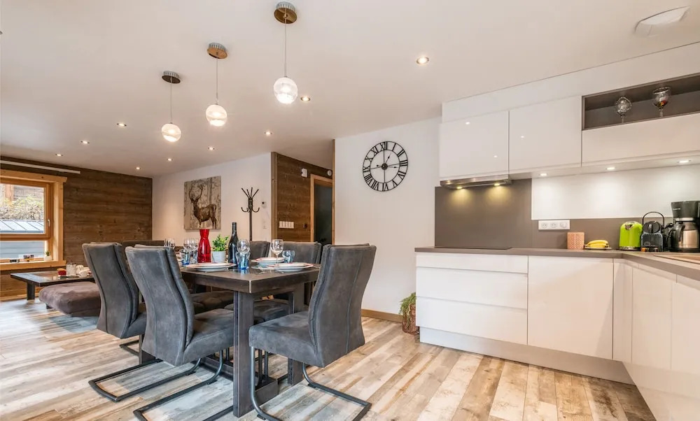 Les Hirondelles Apartments Morzine By Emerald Stay
