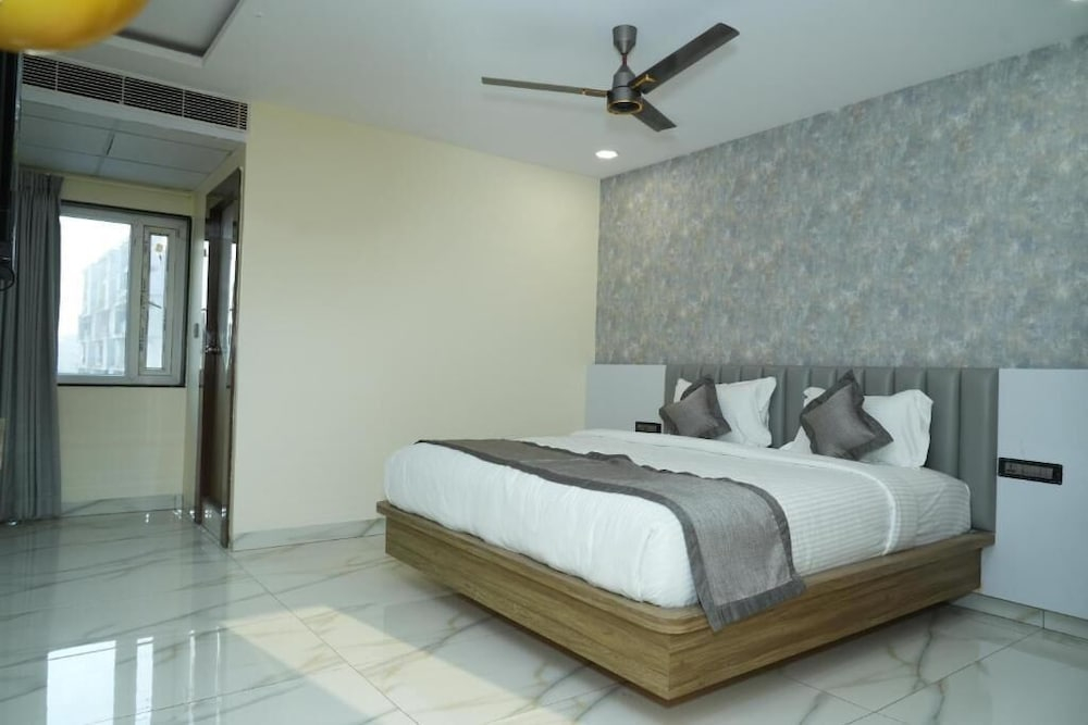 Hotel Phoenix Grand