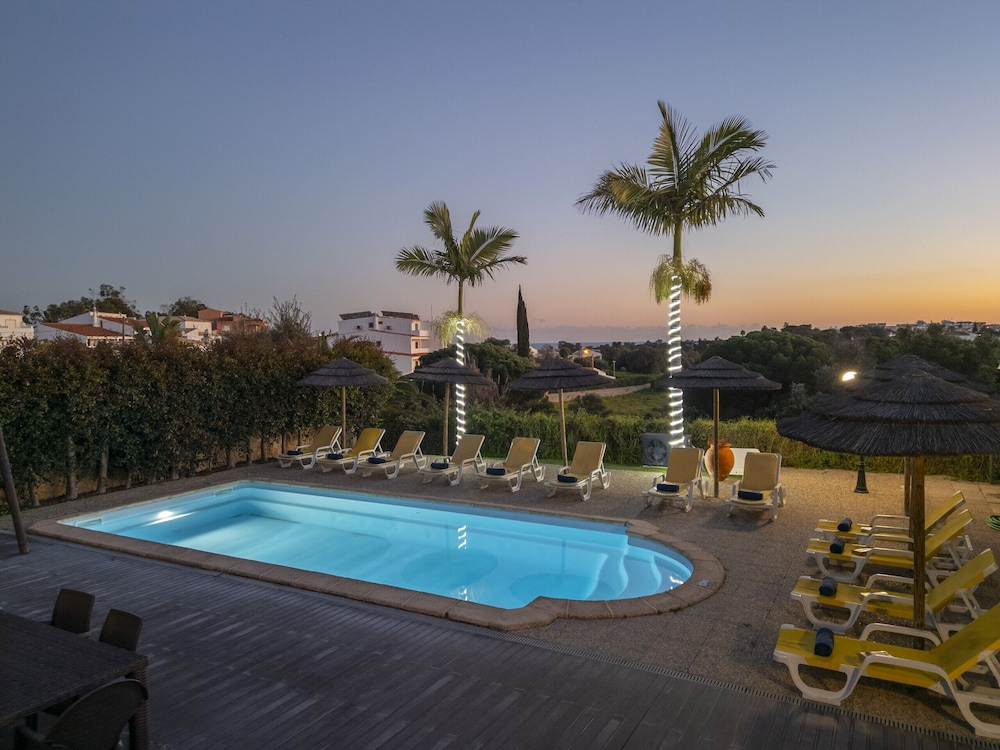 Villa Florida - Piscina aquecível, BBQ e sala de jogos - Albufeira