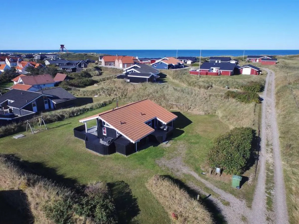 "Leonor" - 250m from the sea in NW Jutland