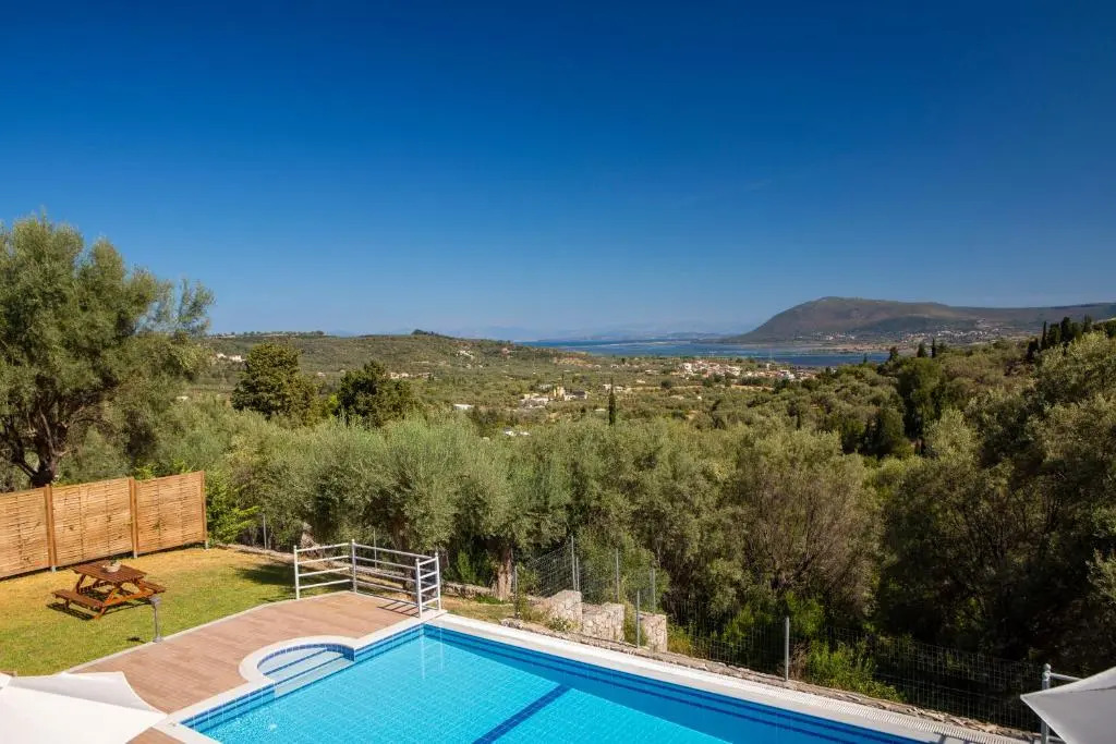 Villa Daphne, Inoro Villas