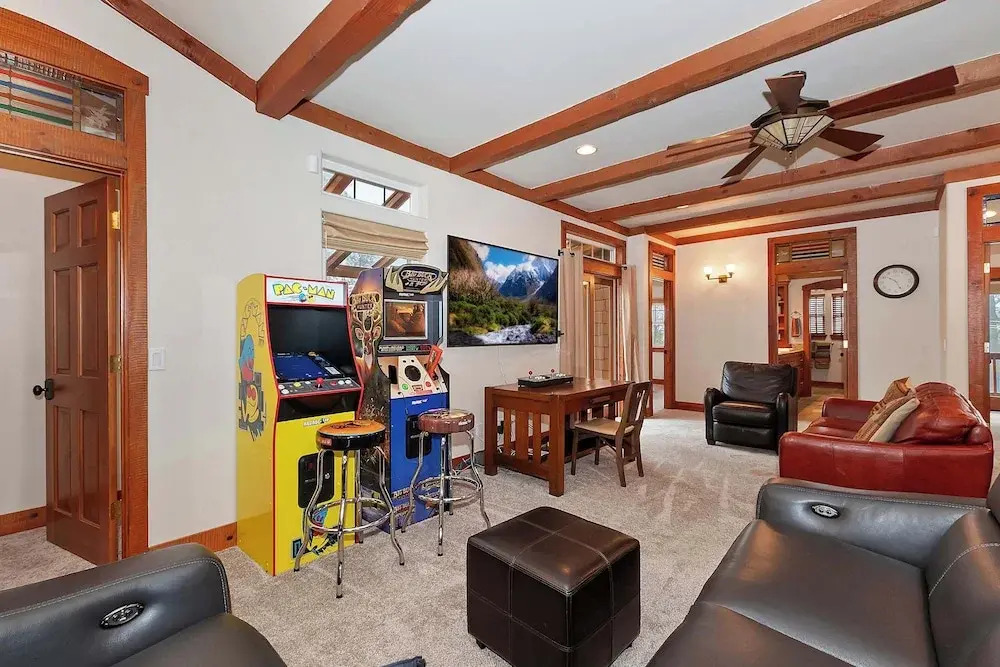 Matterhorn Peak Lodge – Upscale Mountain Escape