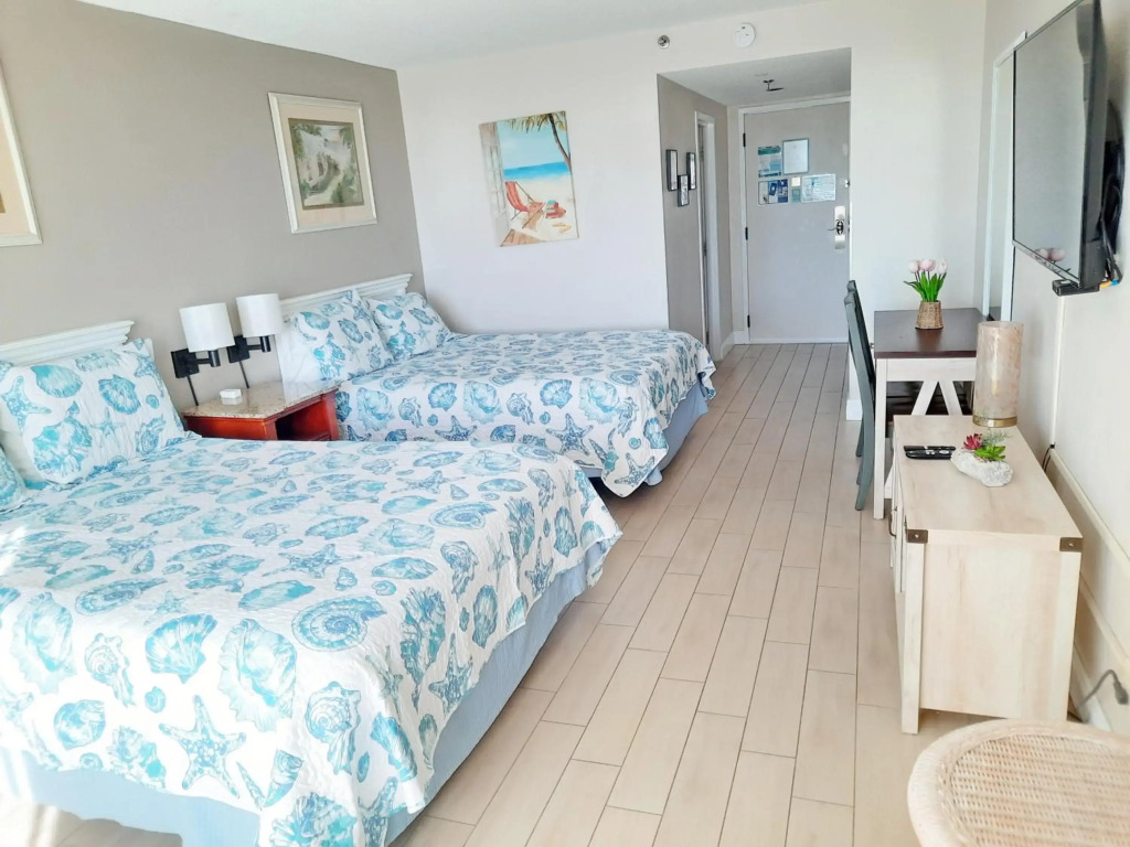 Lovely Sandestin Resort Studio with Balcony and Beautiful View