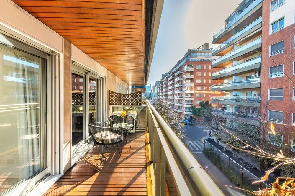 2BR Family Apt Puente de la Mujer View