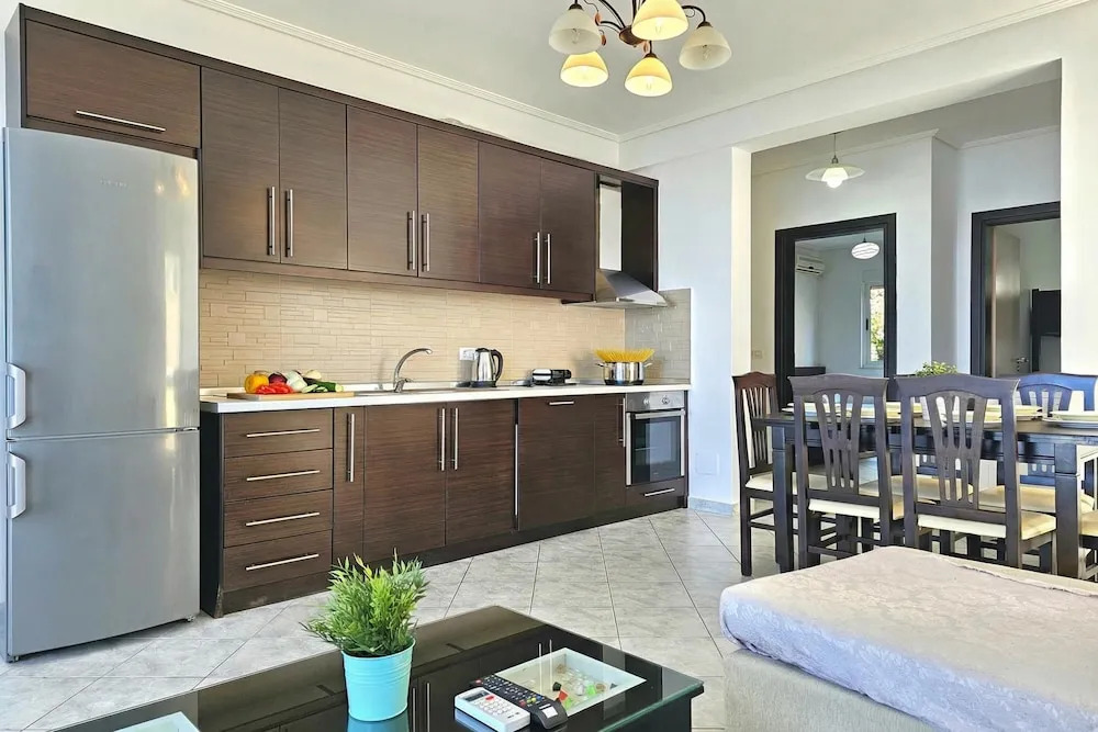Two Bedroom Apartment With Sea View-061