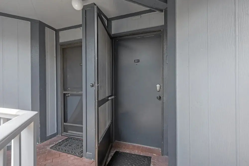 Upstay Condo Near MCO Airport w Golf & Pool